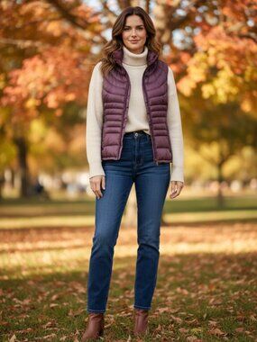 Bernardo Goose Down Burgundy Puffer Quilted Vest, Medium
